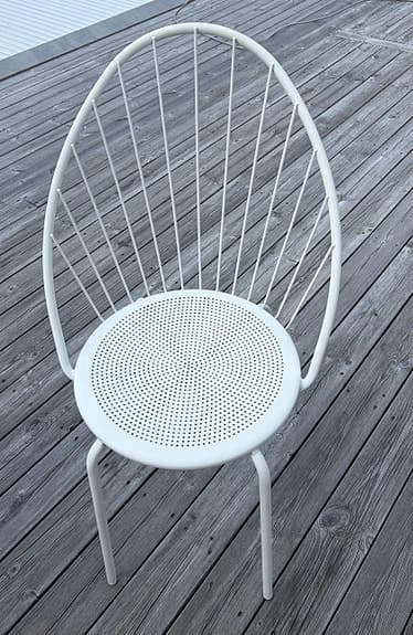 Tre Vita trädgårdsstolar i metall modell.