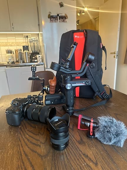 Panasonic gh5, sigma 1835, lumix 12-35, Weebill S, smallrig cage