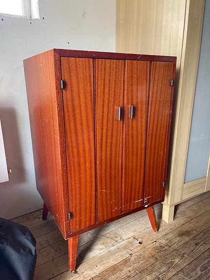 Philips TV-skåp retro trä