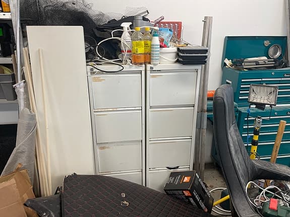 Arkivskåp i stål med utdragbara arkivlådor 3st