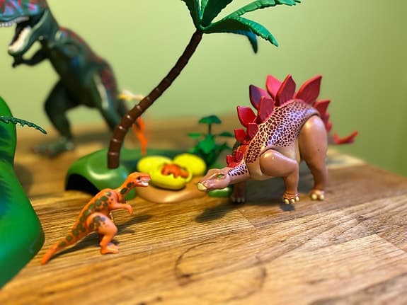 Playmobil dinosaurievärld lekset med vulkan och djur