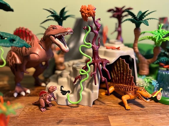 Playmobil dinosaurievärld lekset med vulkan och djur