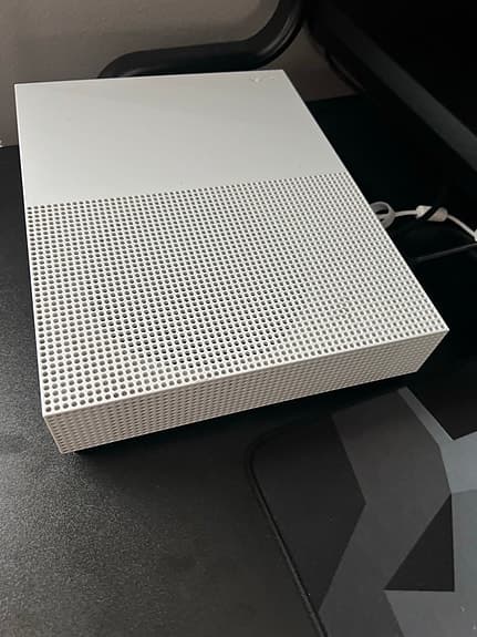 Microsoft Xbox One S spelkonsol vit