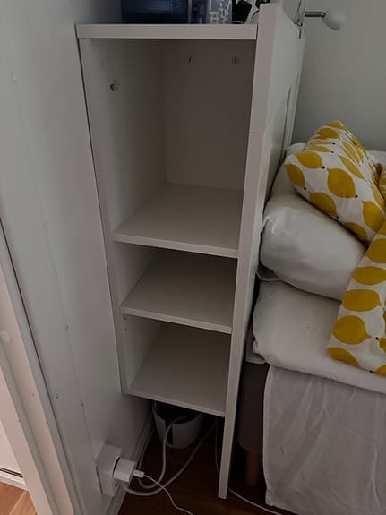 IKEA vit sänggavel med hyllor 186 cm