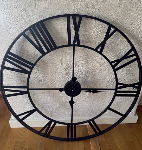Stor Klocka i metall