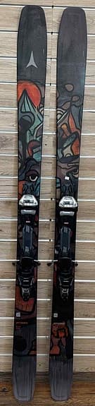 Atomic Bent 100 Mod.2026 i 179cm med Marker Griffon 13 TCX Demo