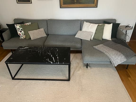Stor soffa med divan