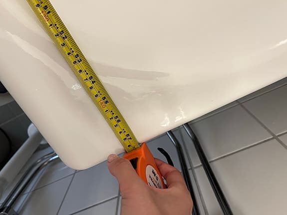 Vitt Ifö badkar med tassar 147x70 cm