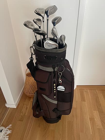 Golfset med bag och klubbor
