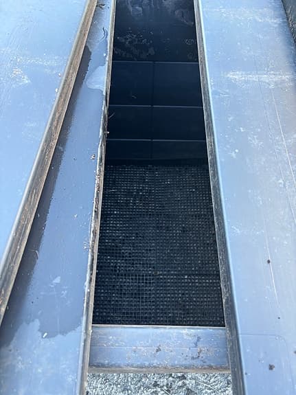 Svart trädgårdskompost med lock 600 liter