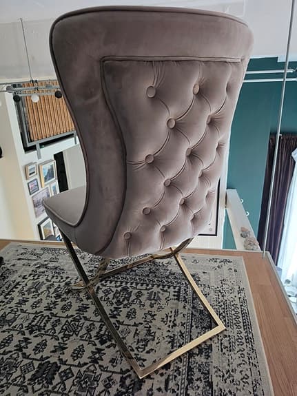 Elegant sammetsstol / kontorsstol i mullvad och guld