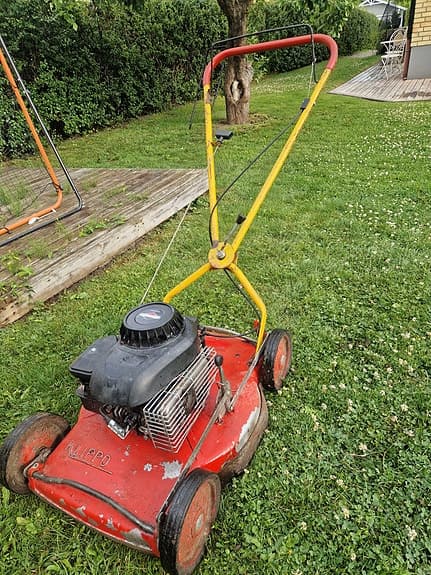 Klippo gräsklippare med Briggs & Stratton-motor