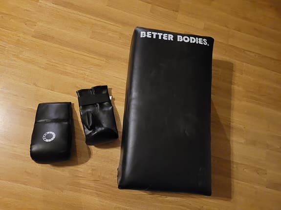 Reebok boxningsset + Better Bodies och Casall mittsar samt balansbrädor