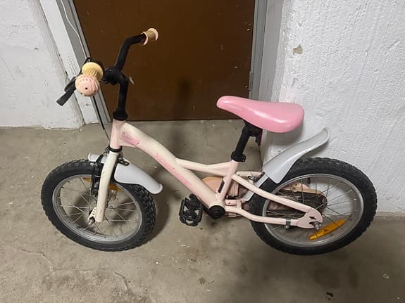 Rosa tjej cykel