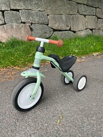 Puky moto balanscykel med tre hjul.