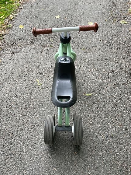 Puky moto balanscykel med tre hjul.