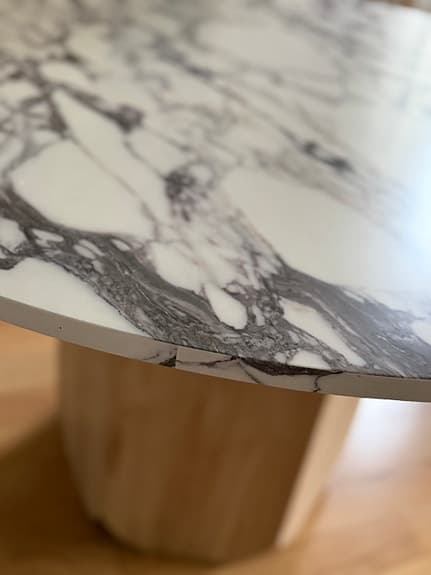 Runt matbord från venture design