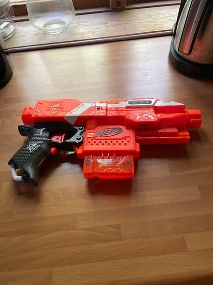 El nerf pistol, öppen för bud