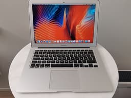 MacBook Air 13" från 2017 i5/8GB/512GB