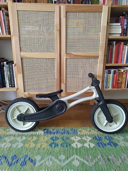 Balanscykel springcykel Trehjulscykel svart/vit