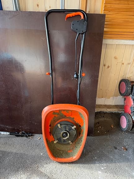Black+Decker elgräsklippare