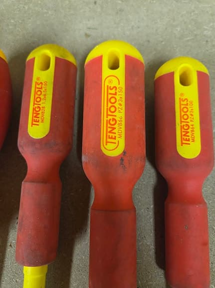 Paket med 5st isolerade kruvmejslar, 1000V - Wera, Teng Tools & Wiha.