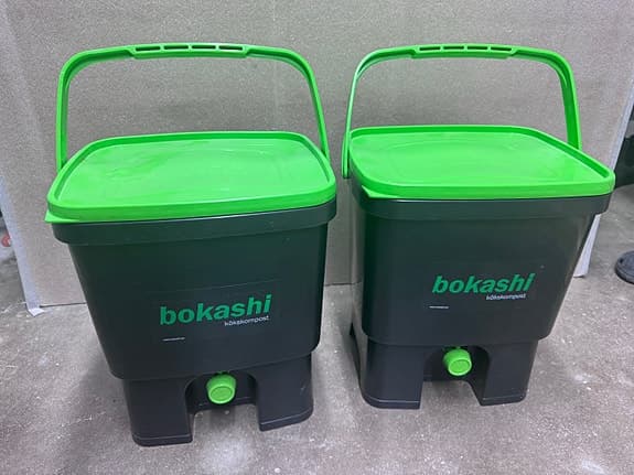 Bokashi komposthinkar med kran grön/svart