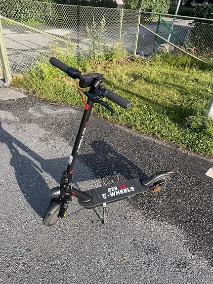 Heldämpad elsparkcykel E-Wheels E2S V3 - Som ny, med garanti!