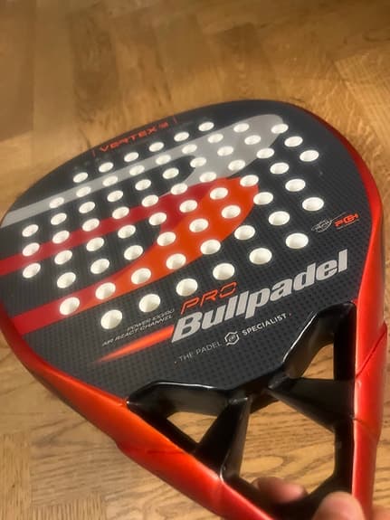PRO Bullpadel Vertex 3 JR padelracket röd/svart