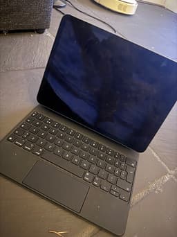 Apple iPad Air 64GB (celluar) med tangentbord
