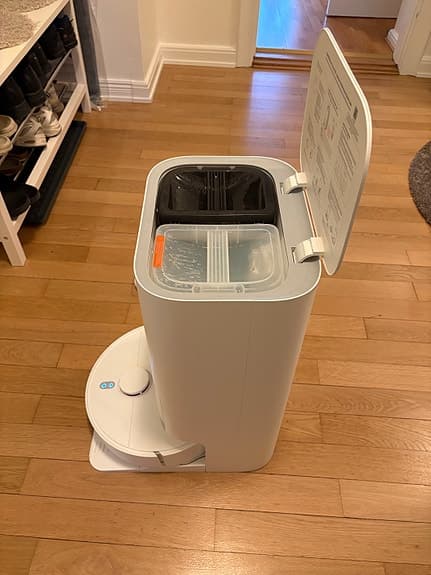 Xiaomi robotdammsugare med mopp och tömningsstation vit