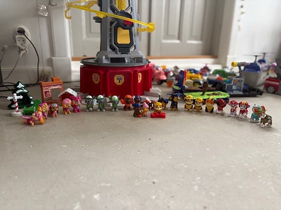 Paw Patrol lekset med utsiktstorn, fordon och figurer