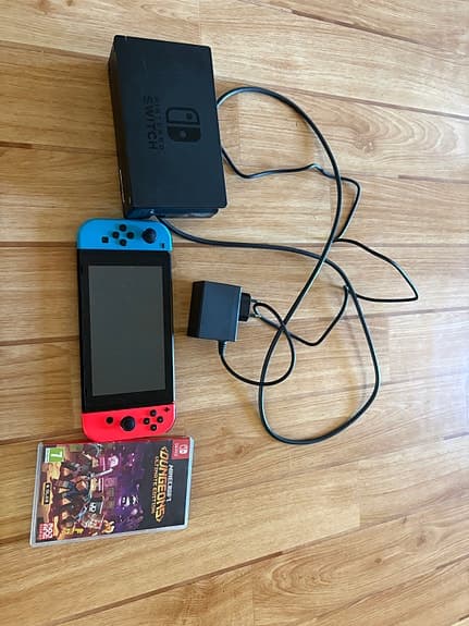 Nintendo Switch spelkonsol neon röd/blå