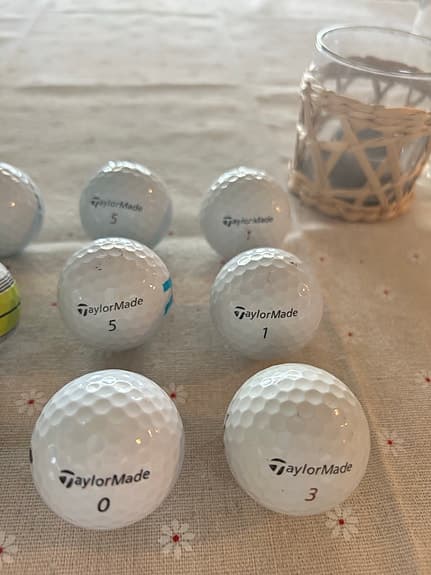 TaylorMade golfbollar vit och gul