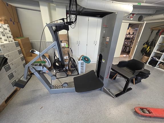 Freemotion Squat