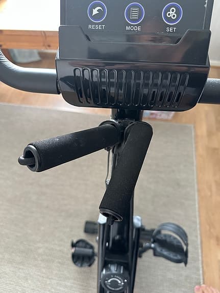 Träningscykel med ryggstöd svart