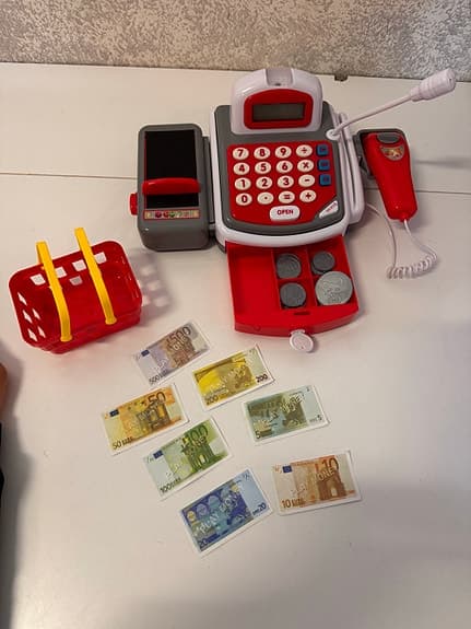 Kassaapparat, leksakspengar, kundvagn, kundkorg, frukt & grönt, kartonger