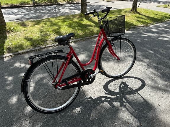 Röd DBS 28” Damcykel 3växlad,Korg,Lås