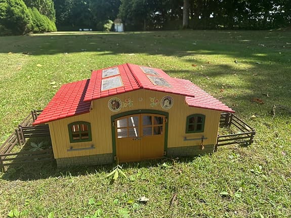 Schleich häststall leksaksstall