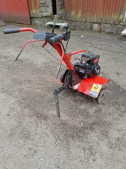 MTD T/380 jordfräs bensindriven röd