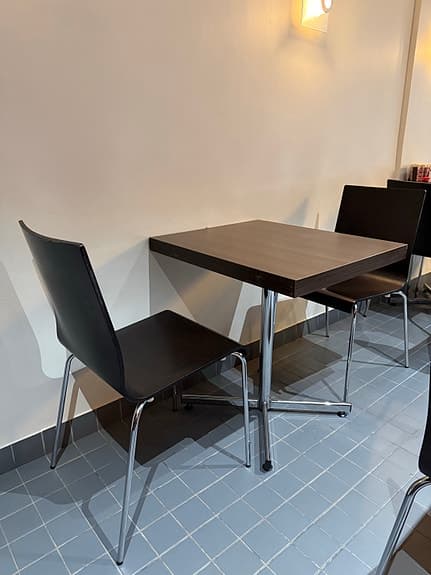 Cafébord och stolar