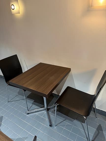 Cafébord och stolar