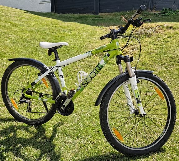 Scott Contessa, ungdomscykel