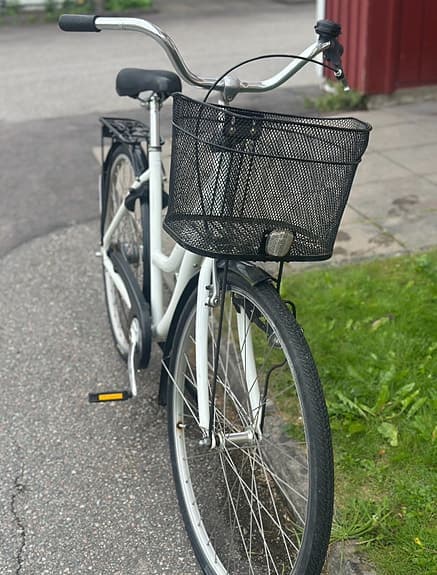 28 tum damcykel / King / Lågt insteg / Original lås & dynamolampa