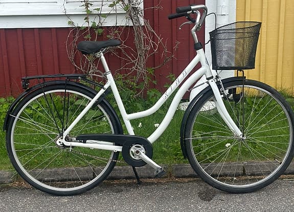 28 tum damcykel / King / Lågt insteg / Original lås & dynamolampa