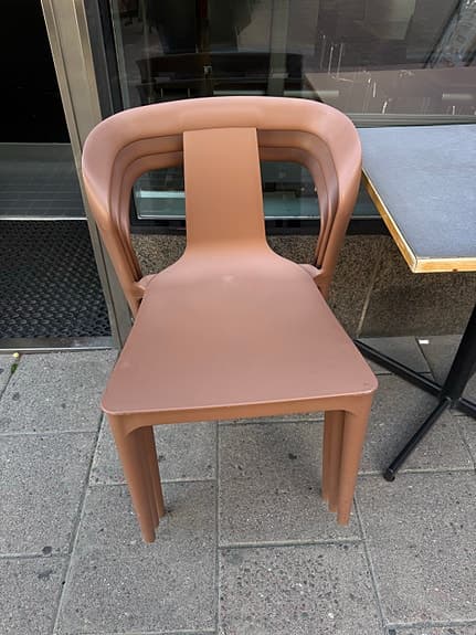 Stapelbara utestolar