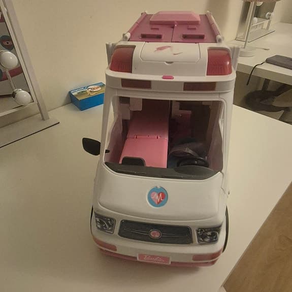 Barbie ambulans lekbil rosa/vit