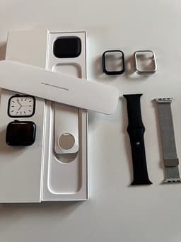 Apple Watch Series 7 45mm (Midnight) + Tillbehör & Skal