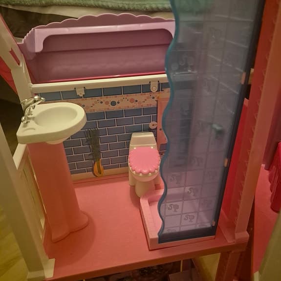 Barbie dockhus rosa flerplanshus