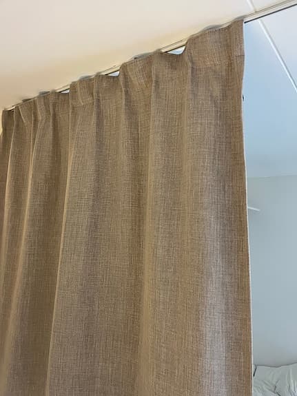Hemtex beige gardinlängd med veckband